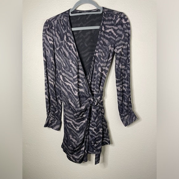 All Saints Women’s Size 4 Irina Remix Jumpsuit Animal Print Romper Long Sleeve - Picture 3 of 8